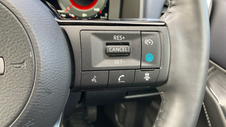 Nissan Qashqai 1.3 DiG-T MH Tekna 5dr Petrol Hatchback